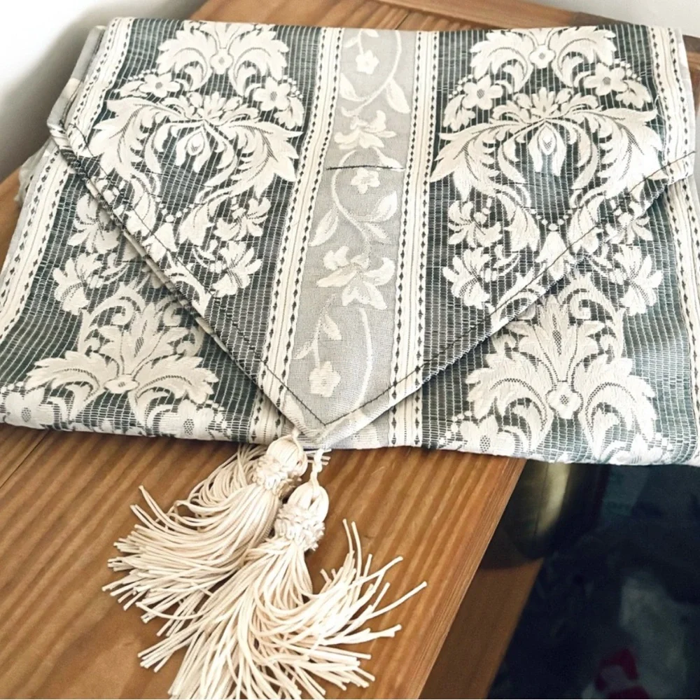💥 VTG Jacquard Green & Cream Table Runner